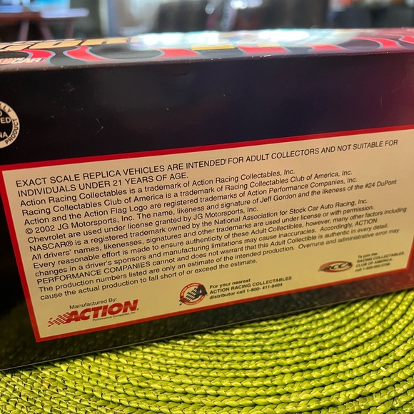 Jeff Gordon #24 Action Collectables Diecast 1:24 Scale Car - Picture 6 of 8